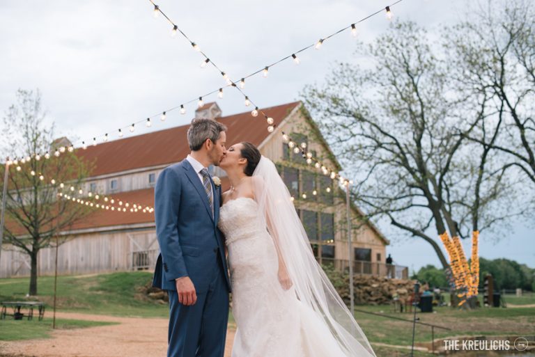 Casamento em um celeiro no Texas – Emerson & Michele