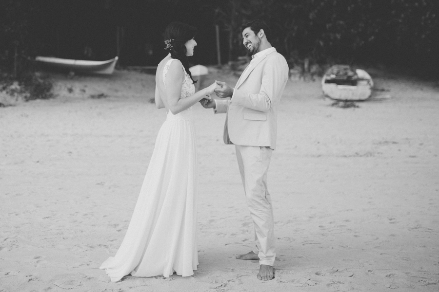 Casamento Pé na Areia em São Sebastião &#8211; Carla &#038; João