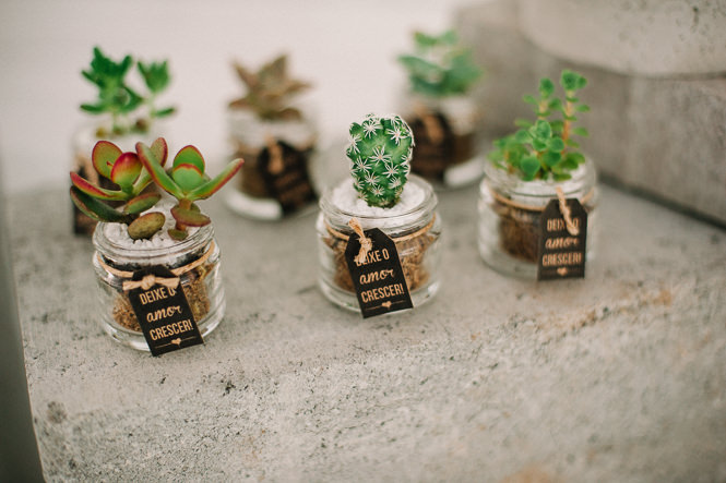 lembrancinha de casamento suculentas em vidros