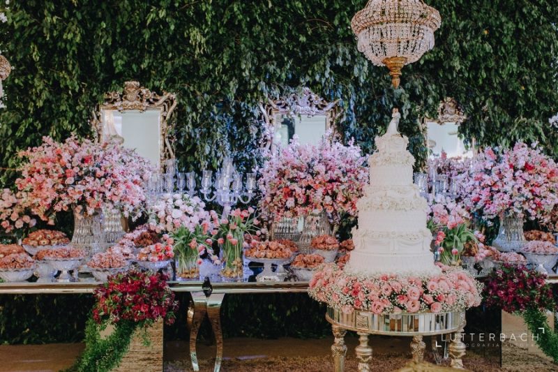 Flores Clássicas e Romantismo &#8211; Casamento em BH Nathalia &#038; Leonardo