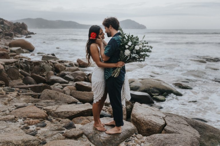 “O Amor Deve Ser Simples” – Casamento Rústico na Praia Barbara & David