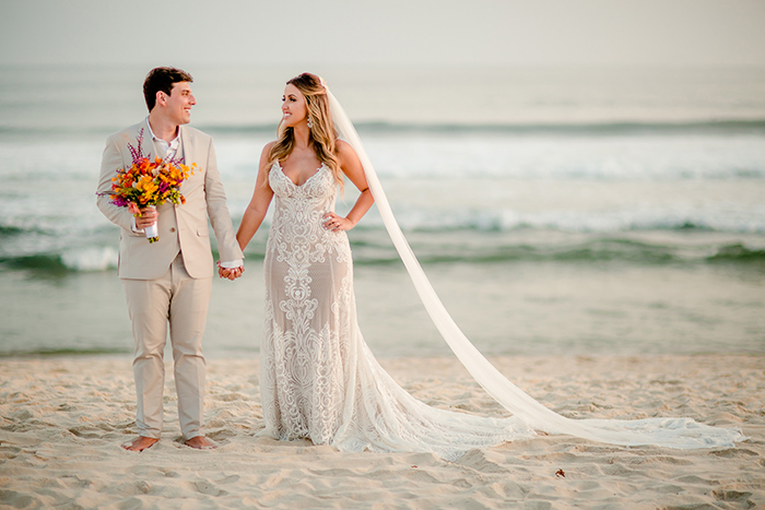 vestido de noiva para casamento na praia a tarde