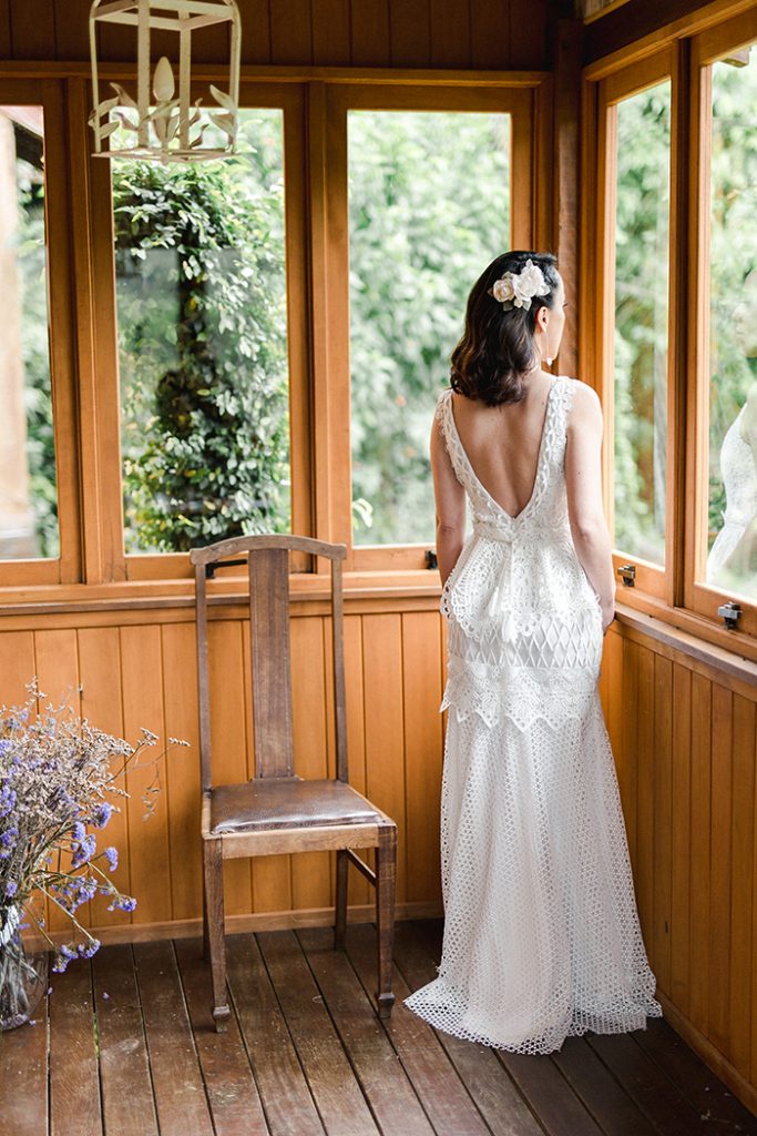  vestido de noiva com decote nas costas