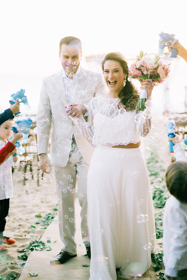 Romantismo em São Sebastião &#8211; Casamento pé na areia Juliana e Leonardo