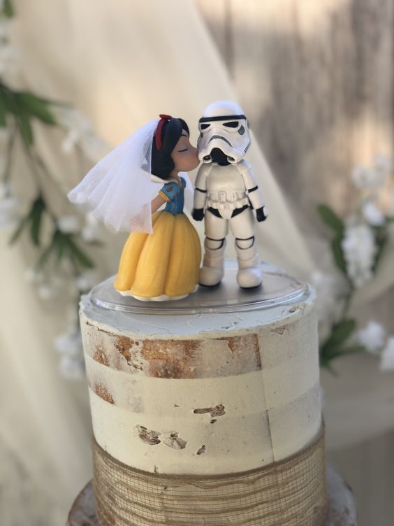 Topo de bolo de casamento branca de neve e star wars