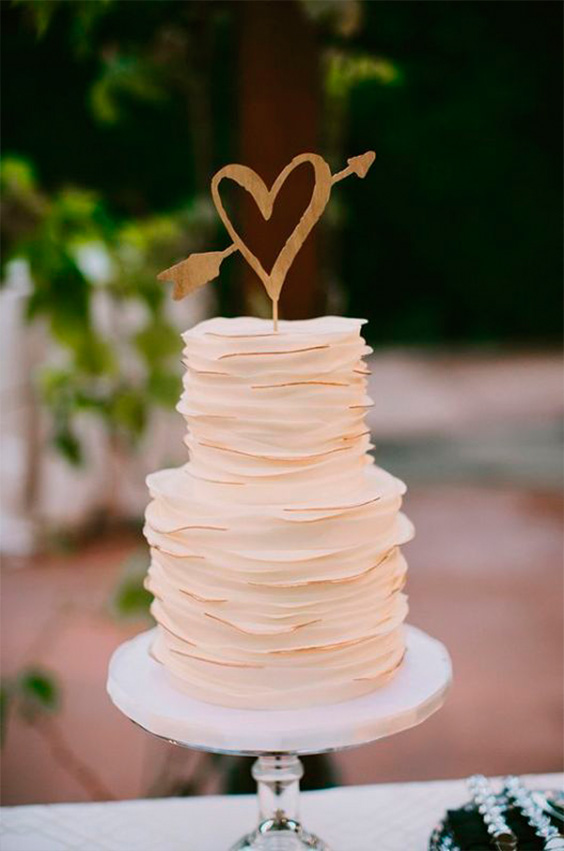 Topo de bolo de casamento coração vazado