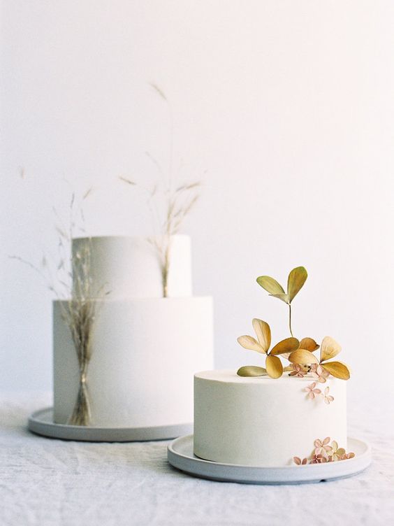 topo de bolo de casamento minimalista folhas