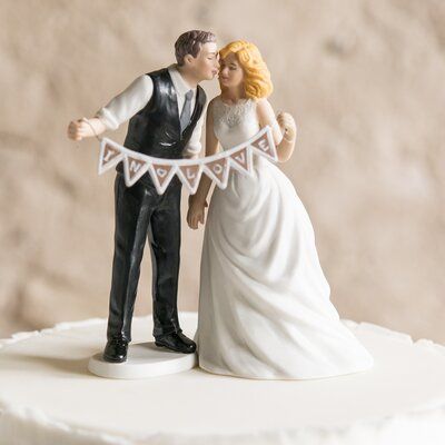 Topo de bolo de casamento de porcelana noivos