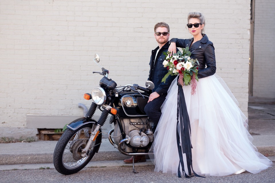 Jaquetas no dia do casamento: você vai amar essa tendência!
