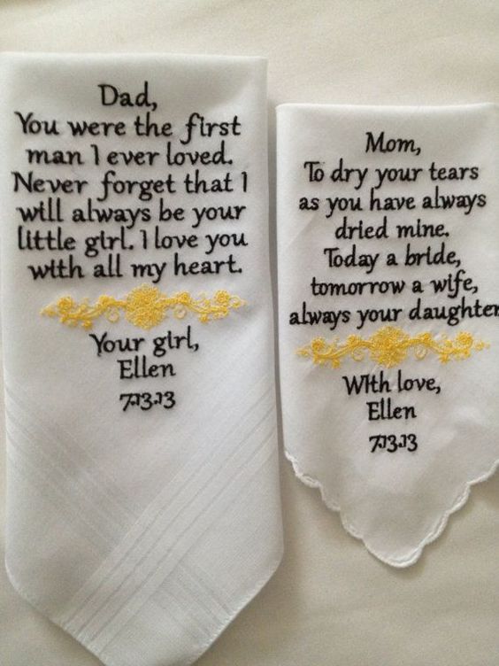 lenço branco bordado com mensagem especial para o pai e para a mãe da noiva