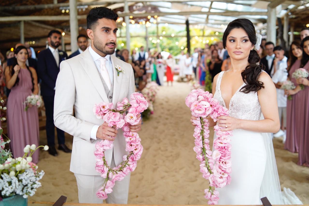 Tradições hindus em adorável destination wedding de Maresias &#8211; Thamires &#038; Shonik