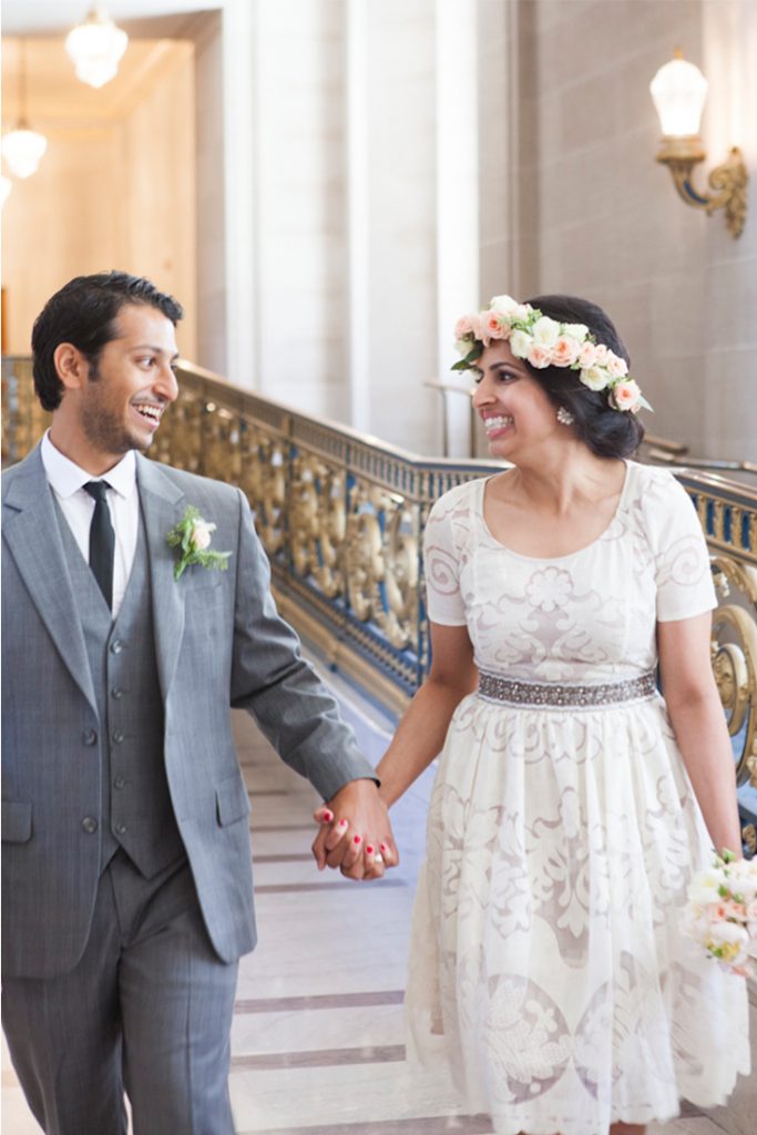  vestido-para-casamento-civil-curto-com-coroa-de-flores