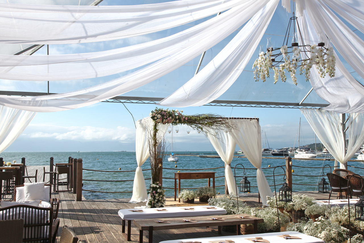 Pier 151: espaço para destination wedding em Ilhabela