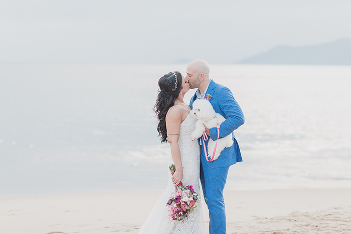 Candy colors em casamento pé na areia de São Sebastião &#8211; Thais &#038; Gustavo