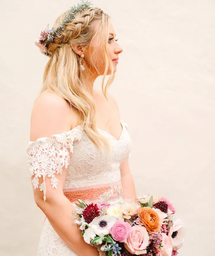  penteado de noiva cabelo com tranças e flores