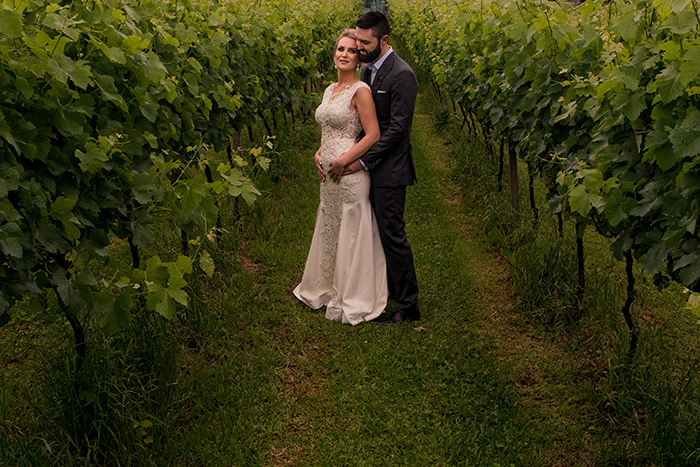 Destination wedding industrial e minimalista em pôr do sol na vinicola &#8211; Cintia &#038; Marlon