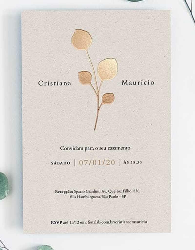 convite de casamento rústico minimalista de papel reciclável e detalhes em dourado