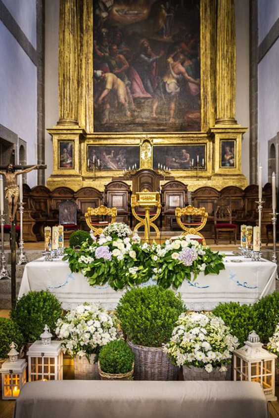 decoração para casamento na igreja altar florido