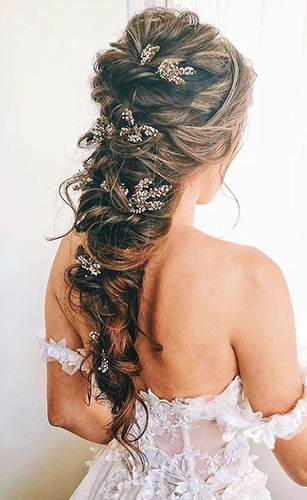 penteado de noiva com trança bagunçada