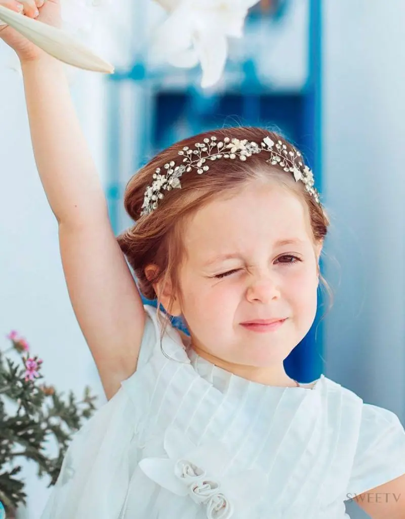 penteado para daminha com tiara