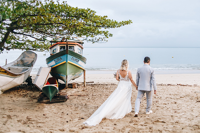 Destination Wedding pé na areia super descontraído em Ilhabela &#8211; Alê &#038; Rafa