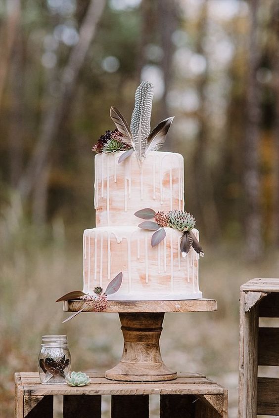bolo de casamento com penas