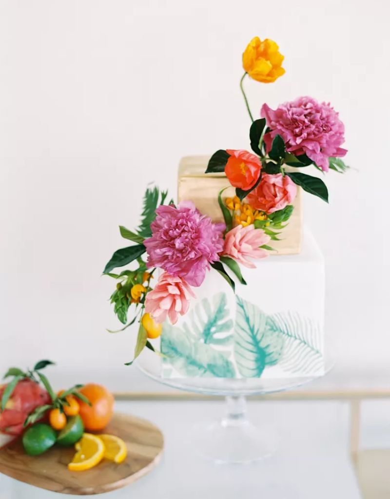bolo de casamento na praia floral