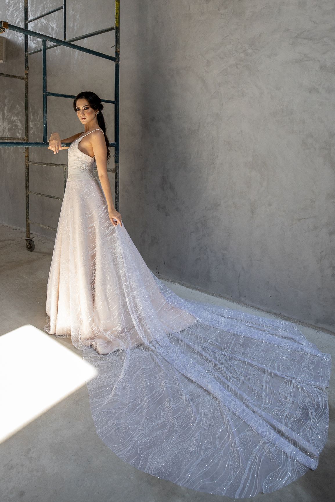 {Coleção Ella} 10 vestidos noiva e acessórios para noivas por Atelier Danna Morikawa e Alessandra Cazzaro