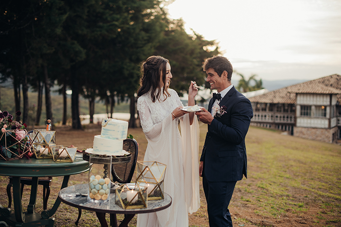 Elopement wedding nada tradicional no pôr do sol de Ouro Preto