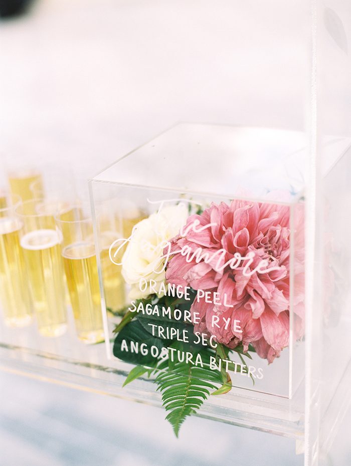  caixa em acrílico com flores