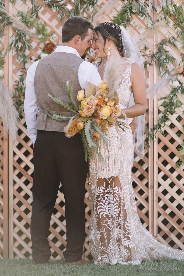Home wedding boho informal numa tarde ensolarada em Fountain Valley, na California &#8211; Rhaíssa &#038; Blake