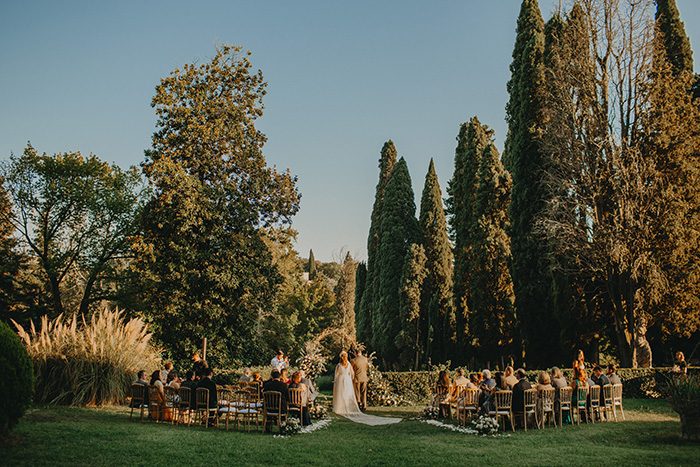 Destination wedding minimalista e moderno em noite de verão na Itália &#8211; Sydia &#038; Helio