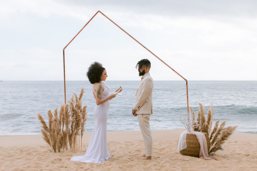 Casamento na praia: como organizar e quanto custa?