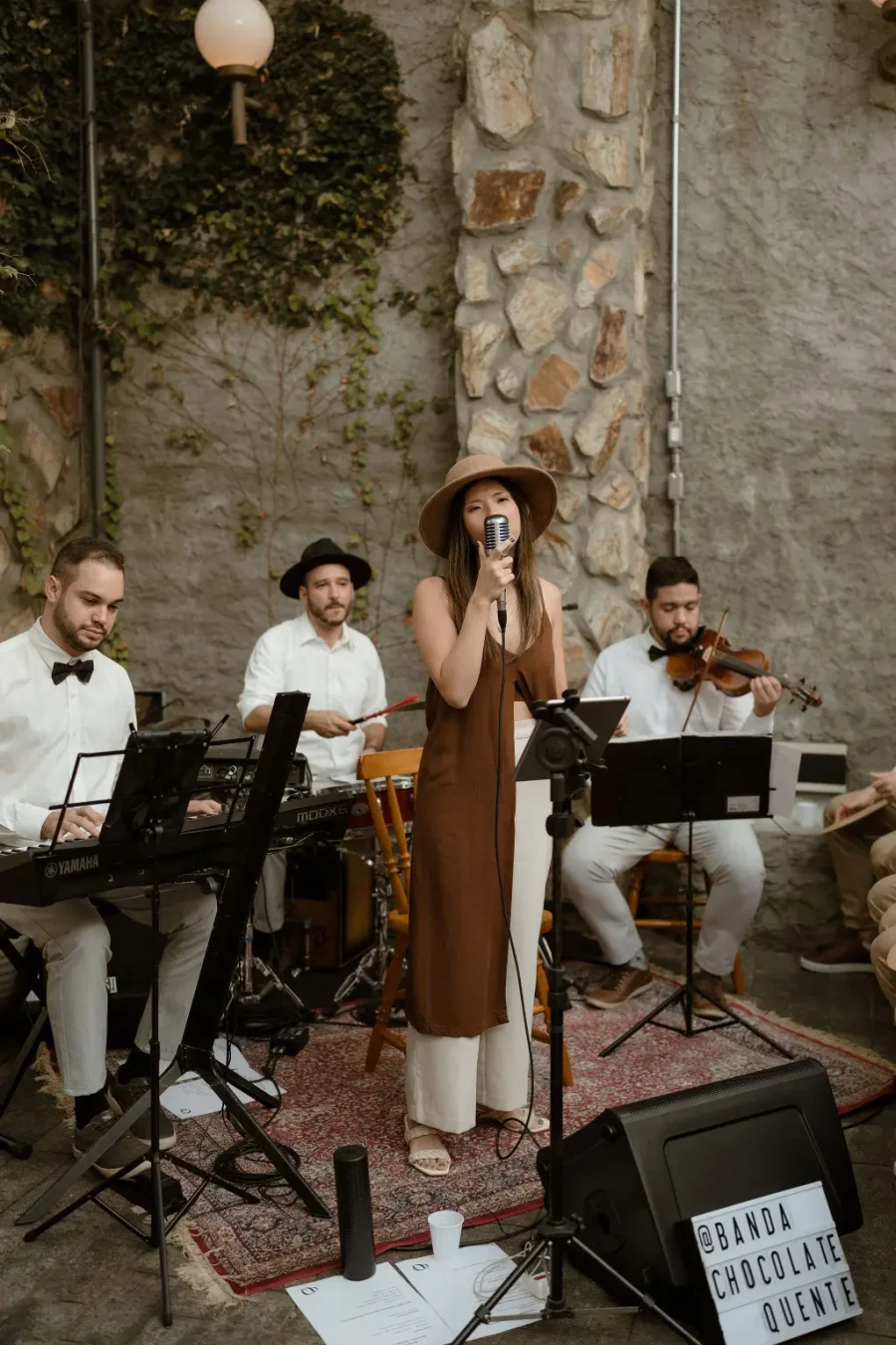 imagem 7 fornecedor: Banda Chocolate Quente