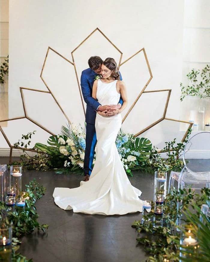 {Tendência} Mais de 90 altares geométricos para casamento que são tendência em 2020