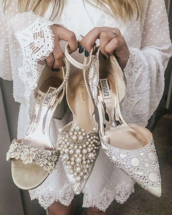 três modelos diferentes de sapato de noiva