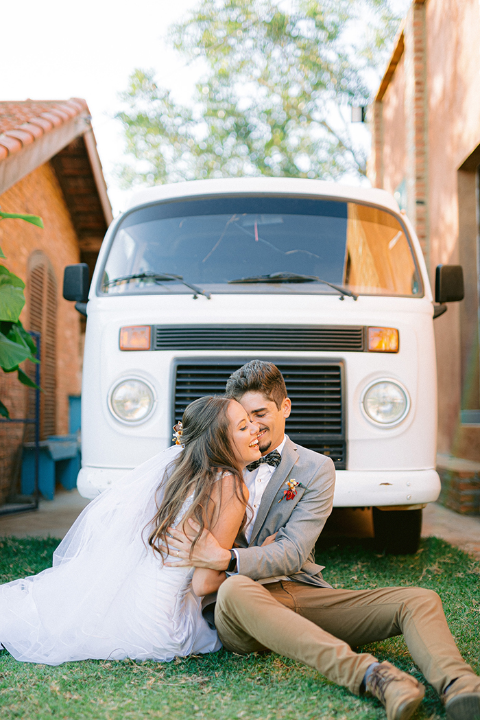Casamento no campo com noivos de botinhas, decoração boho e muito amor &#8211; Thaís &#038; Lucas