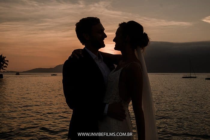 Destination wedding cheio de Brazilian bossa e tropicalismo no Pier 151, em Ilhabela &#8211; Hayley &#038; Kurt