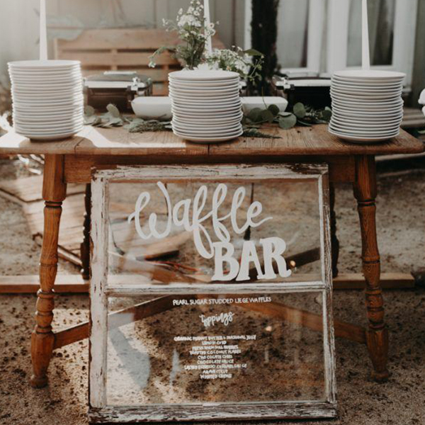mesa para coffe bar para decorar um casamento sustentável