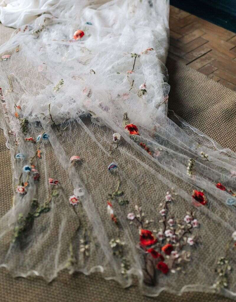 detalhe de vestido de noiva sustentável