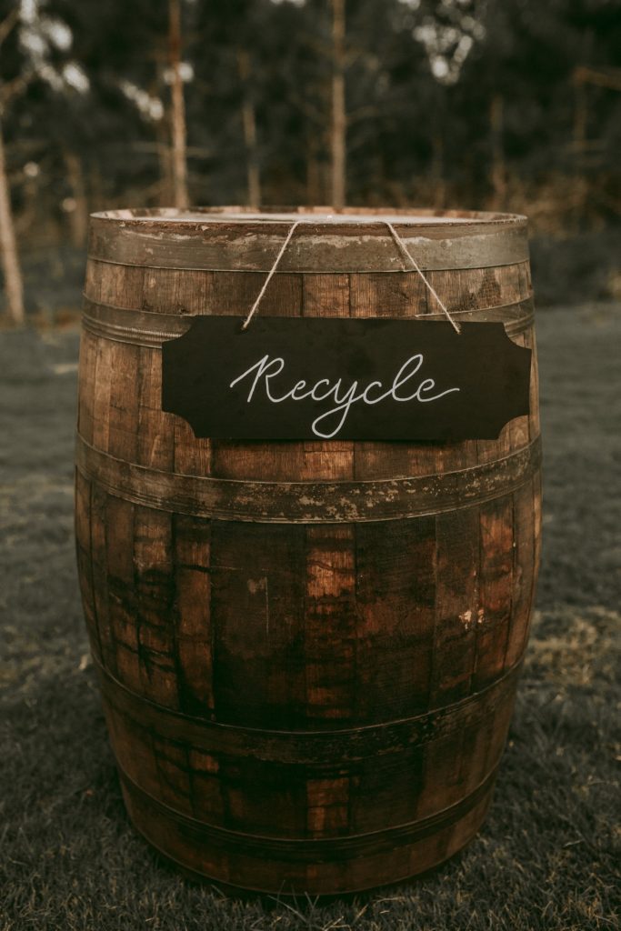  barril de madeira para lixos recicláveis