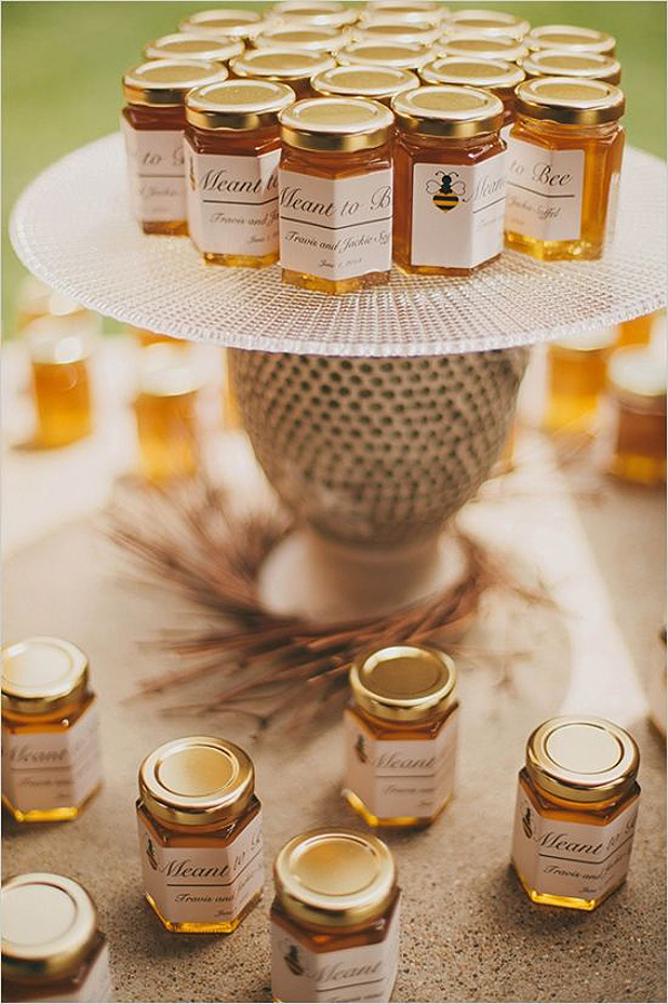 potinhos de vidro com mel artesanal para lembrancinha casamento ecológico