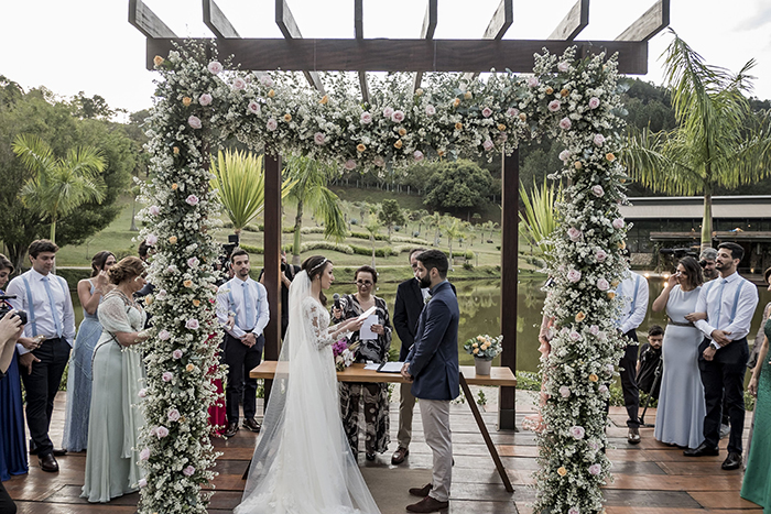 Casamento bem animado e rústico à beira da lagoa no interior de São Paulo &#8211; Lais &#038; Rafael
