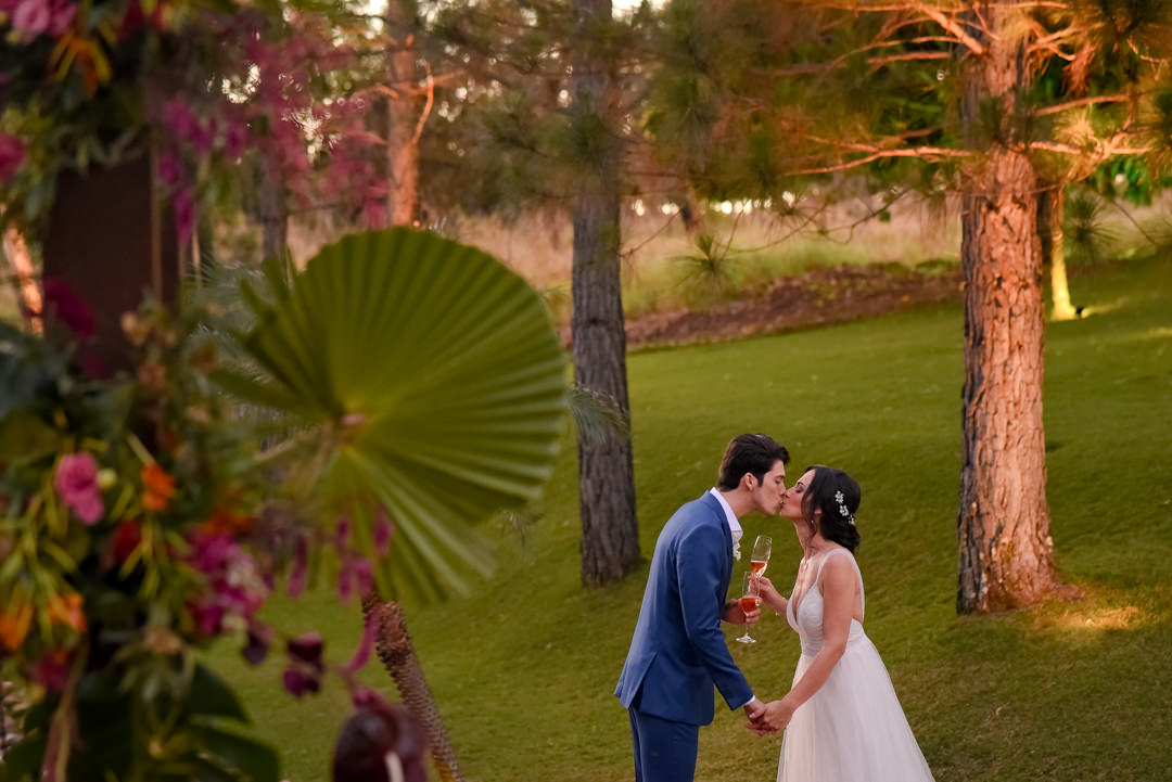 Micro wedding ao ar livre integrado à natureza numa tarde gostosa em Brasília &#8211; Paula &#038; Erick