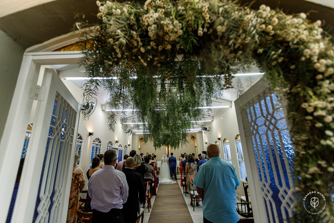Casamento na igreja para celebrar amor no interior de São Paulo