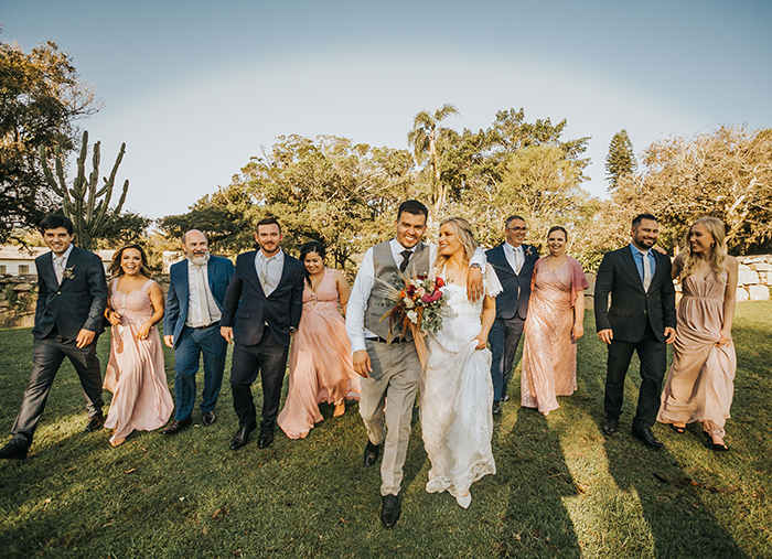 Mini Wedding aconchegante com pôr do sol laranja indescritível em Porto Alegre &#8211; Shaiene &#038; Tiago