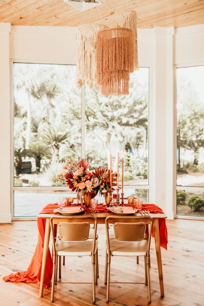  this-wildly-gorgeous-modern-orange-wedding-inspiration-will-set-your-heart-on-fire-loveanneliese-4