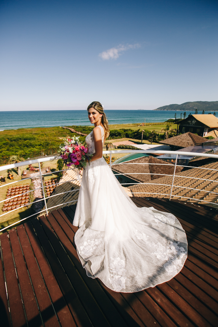 Destination Wedding ao ar livre com vista para o mar em Florianópolis