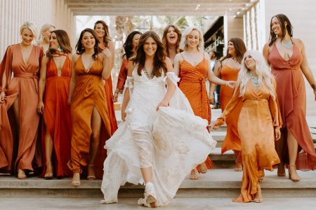 capa post: noiva com madrinhas vestido combinadno