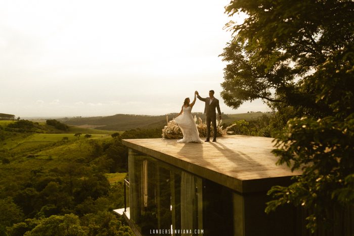 {Editorial Tudo se Ilumina} Elopement wedding ao pôr do sol no terraço deslumbrante da Villa Sansu